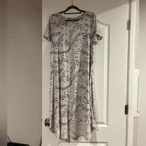 LuLaRoe Gray Maxi Dress with Black Musical Notes